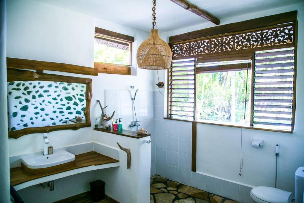 Beach-Front Sumbawa Surf House Lemonga Exterior foto
