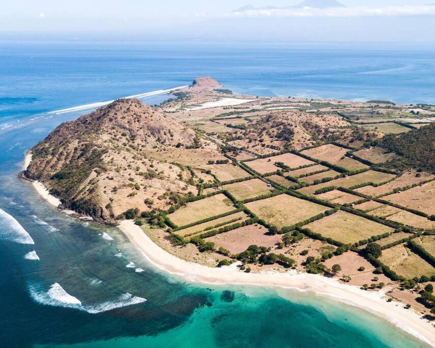 Beach-Front Sumbawa Surf House Lemonga Exterior foto