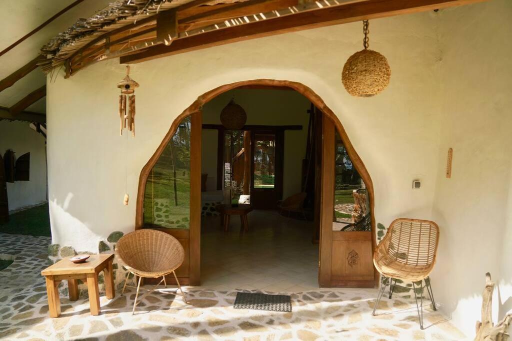Beach-Front Sumbawa Surf House Lemonga Exterior foto