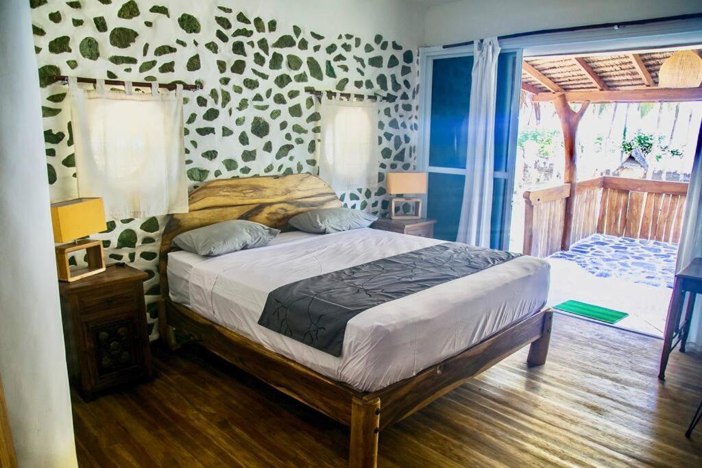 Beach-Front Sumbawa Surf House Lemonga Exterior foto