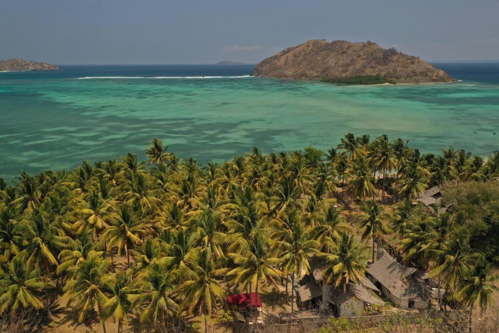 Beach-Front Sumbawa Surf House Lemonga Exterior foto