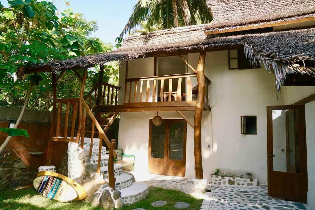 Beach-Front Sumbawa Surf House Lemonga Exterior foto