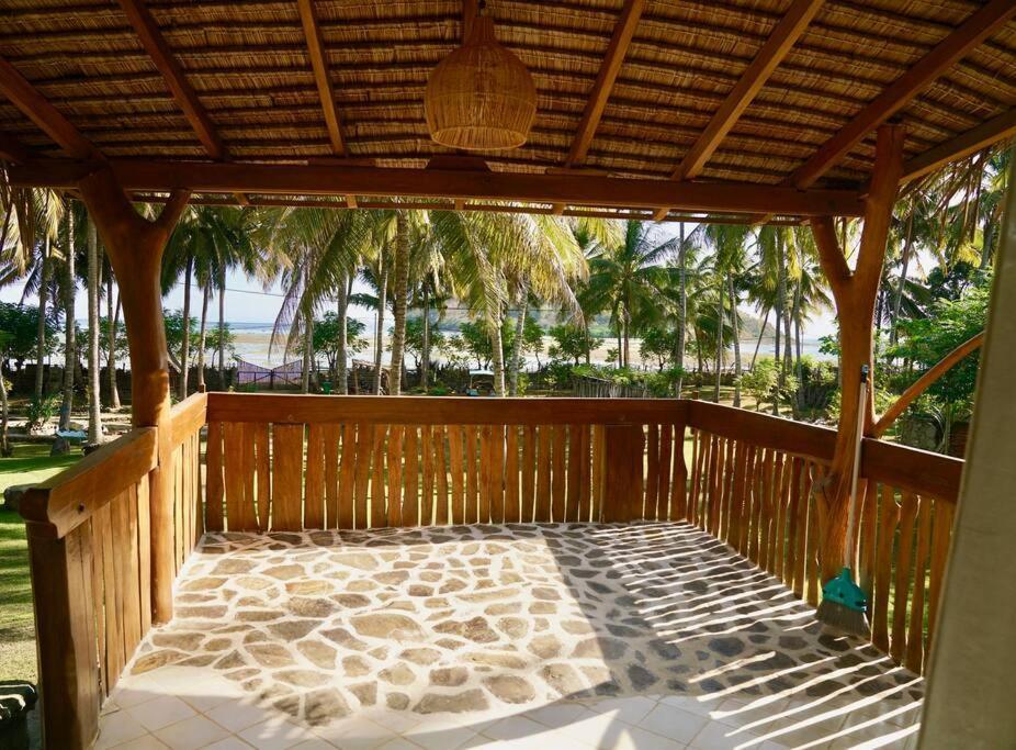 Beach-Front Sumbawa Surf House Lemonga Exterior foto